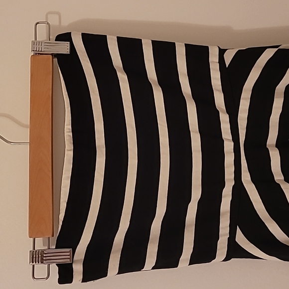 Dress - Picture 2 of 5